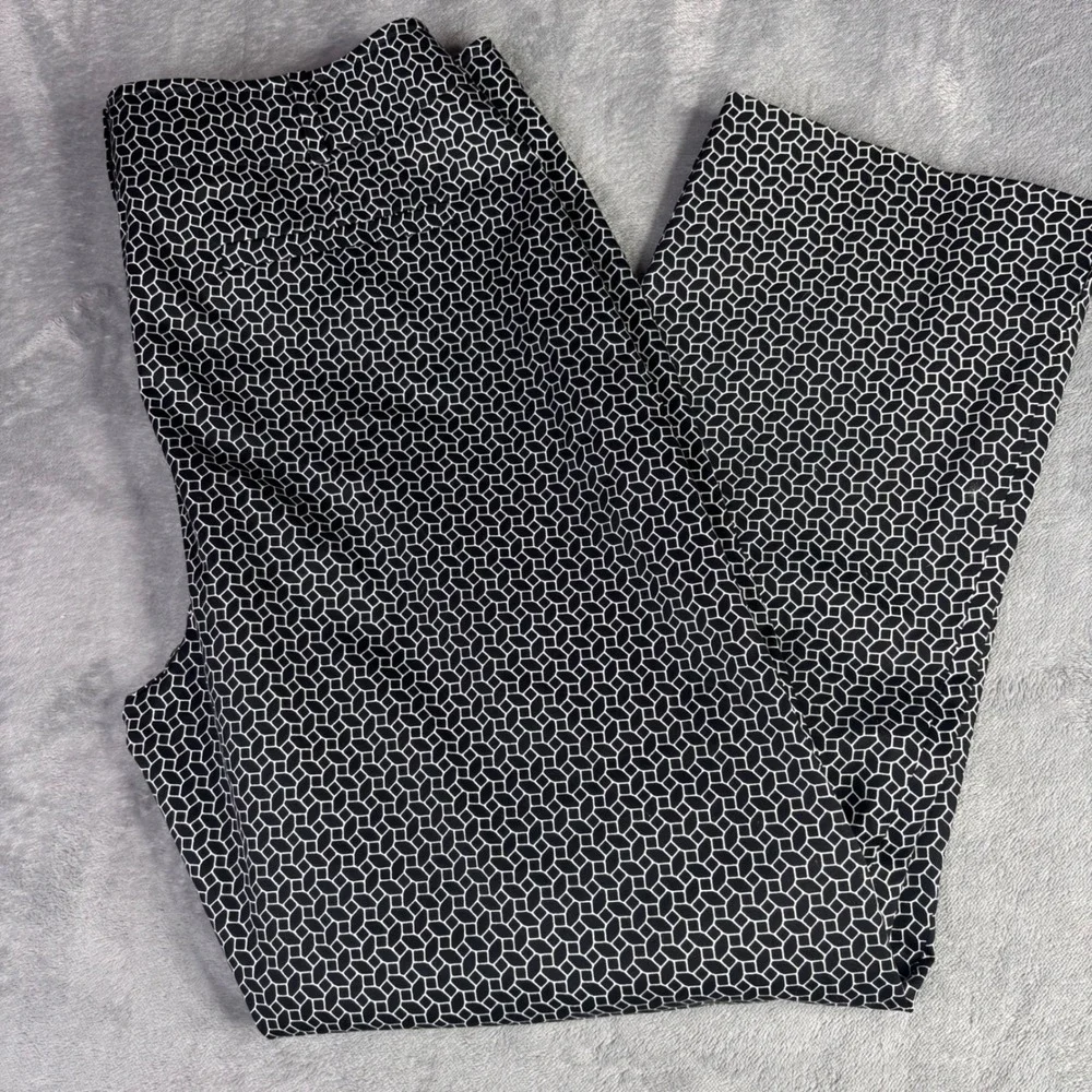 Talbots Pants Women 10P Black White Geometric Honeycomb Stretch Straight Leg